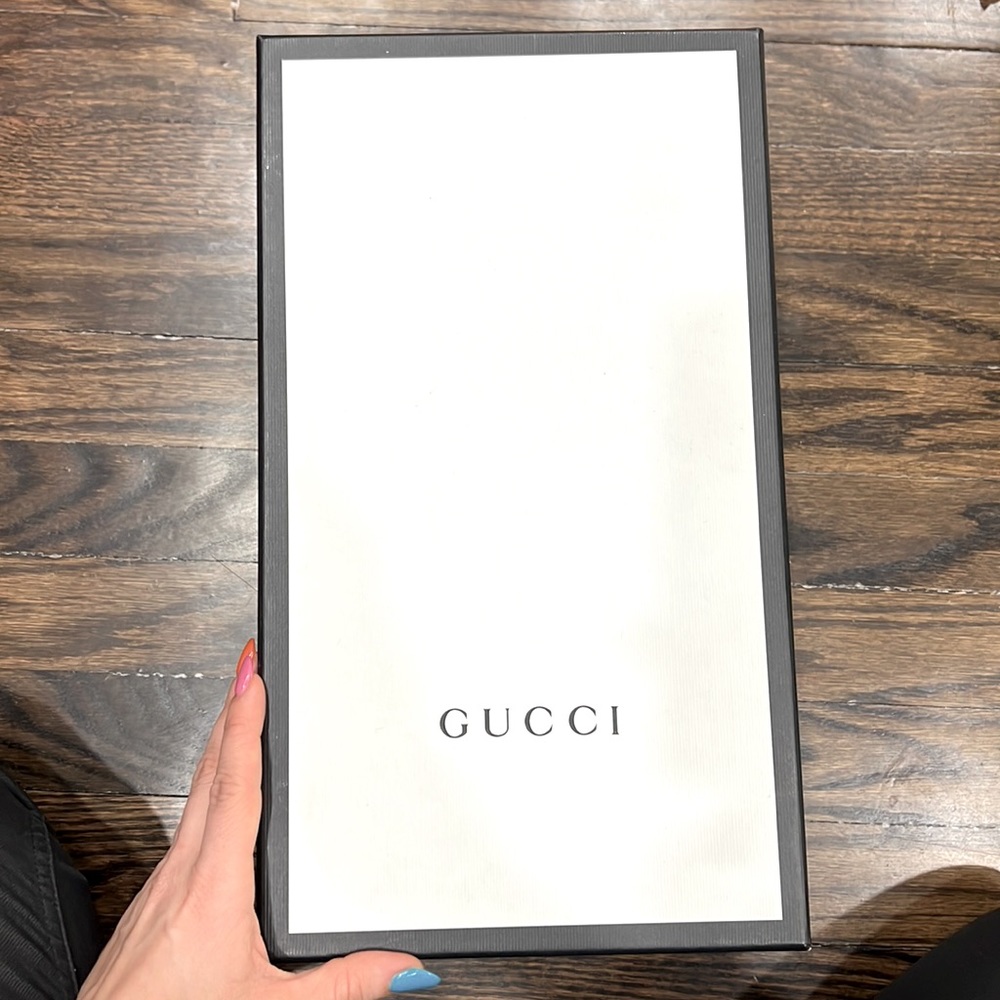 Gucci shoes box. Very good shape.